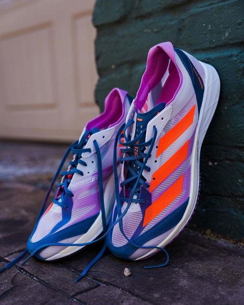 最新跑鞋爆料图片高清,最新高清爆料图曝光,科技与时尚的完美融合 第1张 最新跑鞋爆料图片高清,最新高清爆料图曝光,科技与时尚的完美融合 第1张